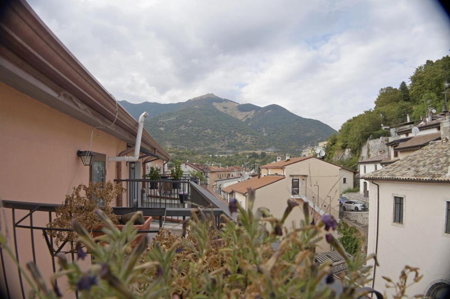Casa Vacanze Donna Lucia Castel Di Sangro Buitenkant foto